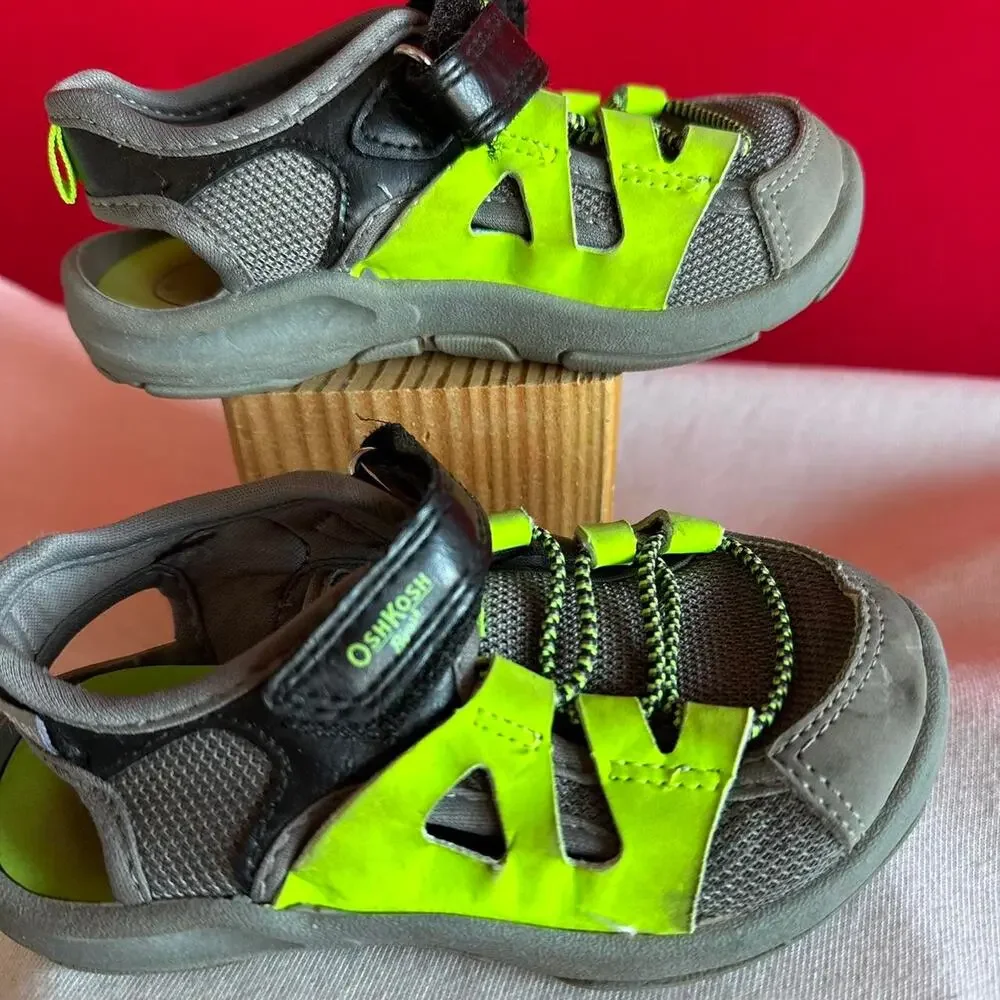 Oshkosh B’Gosh Water Shoes Toddler Size 8M Beach Waterpark Pool Vacation